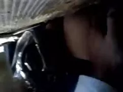 Giovane ragazza a ca ...
