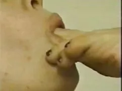 Stronzo bene porno g ...